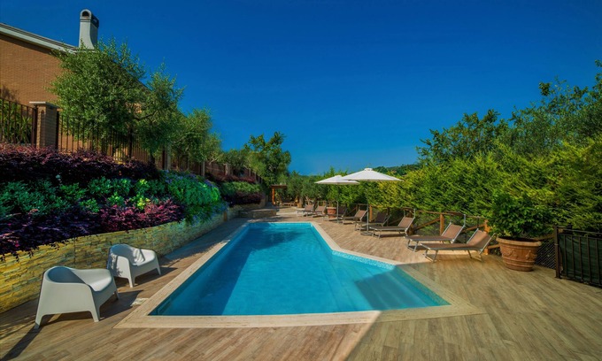 Cupra Marittima Apartment | Holiday Home with Swimmigpool at 350 mt. from the sea in the heart of the Rivier