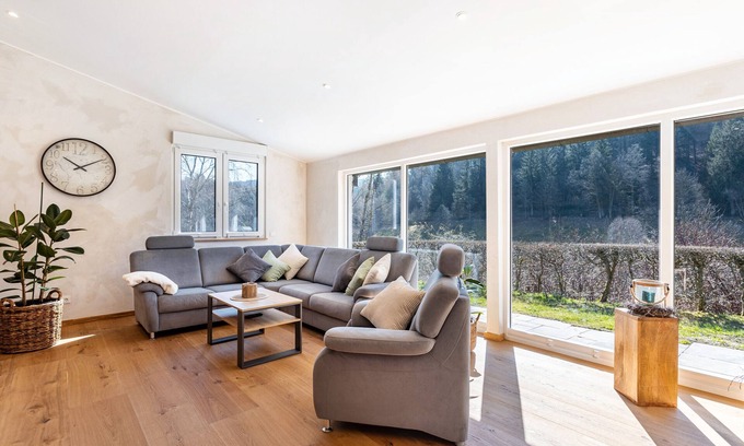 Schmallenberg House | Holiday Home 'Wiese' with Private Terrace, Private Garden and Wi-Fi