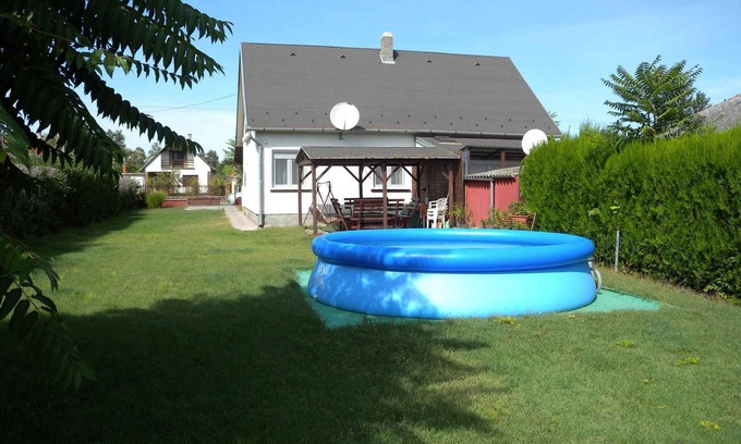 Balatonfenyves House | Holiday home with pool, WIFI and air conditioning