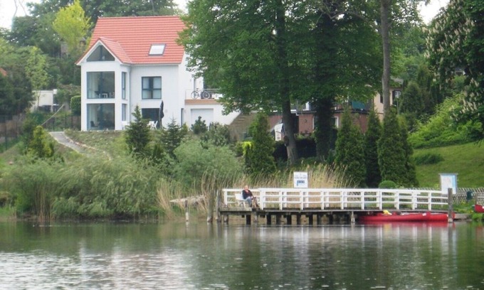 Strenglin House | Holiday home with 160sqm, right on the lake - with sauna