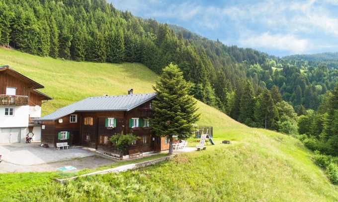 Silbertal Apartment | Holiday home with alpine flair and garden