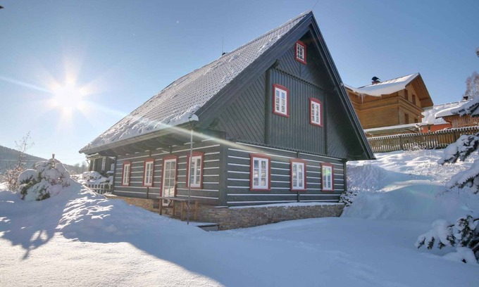 Horni Marsov House | Holiday home with stylish wooden furniture