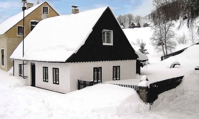 Pernink House | Holiday home with fireplace in the ski resort