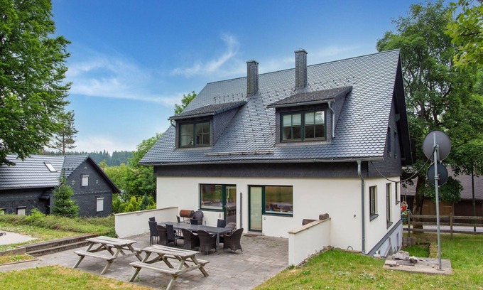 Friedrichshoehe House | Holiday home with garden and terrace