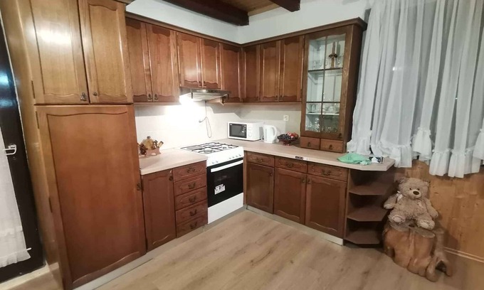 Trnovac House | Holiday home with garden and hiking opportunities