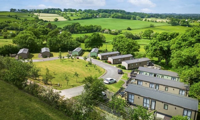 Axminster House | Holiday Home with one double and two twin bedrooms.