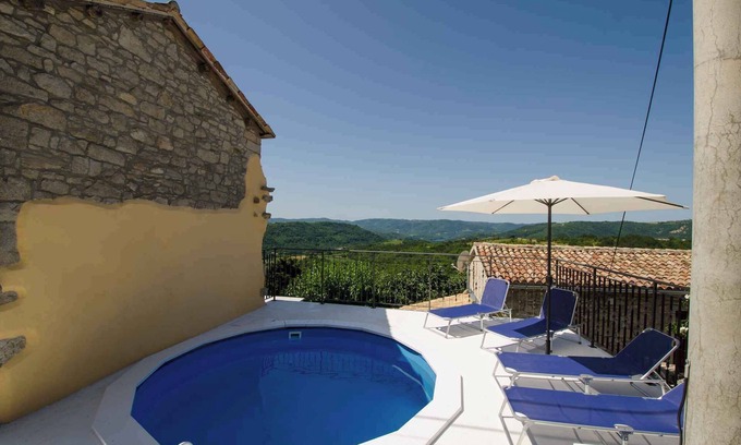 Buzet House | Holiday home with pool and air conditioning
