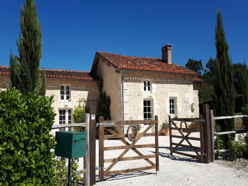 Bertric-Buree House | Holiday home with pool in Verteillac
