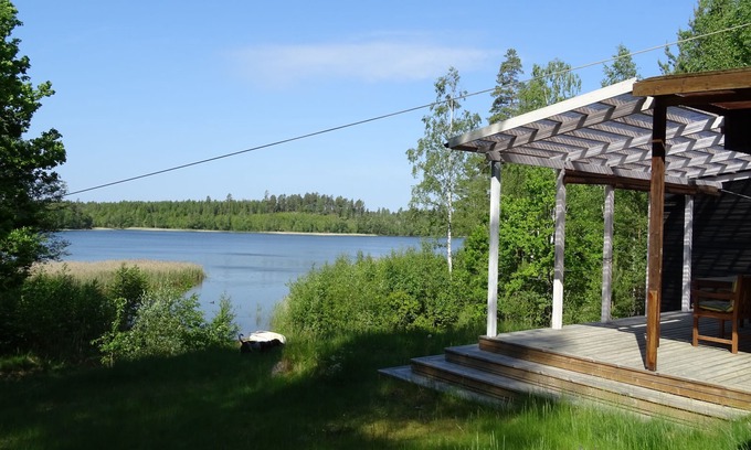 Hultsfred House | Holiday home with private jetty on large lake property