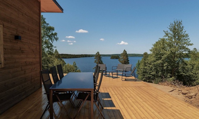 Lonashult House | Holiday home with sauna and lake view in scenic Lönashult | SE06090