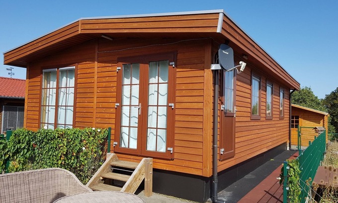 Hillesheim House | Holiday Home 'Wolfshütte' with Private Terrace, Private Garden and Wi-Fi