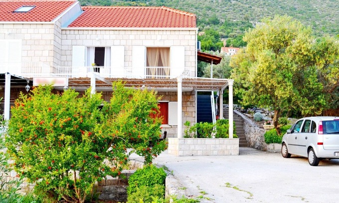 Brsecine House | Holiday home Zdravko, (11560), Brsecine, hr