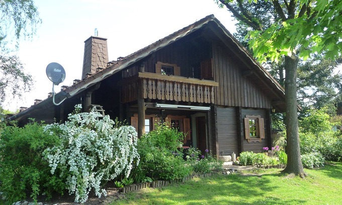 Roedental House | Holiday Home 'Zur Einberger Schweiz' with Private Terrace, Private Garden and Wi-Fi