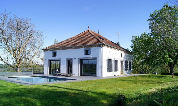Durfort-Lacapelette House | Holiday house Durfort Lacapelette for 1 - 10 persons with 4 bedrooms - Holiday house