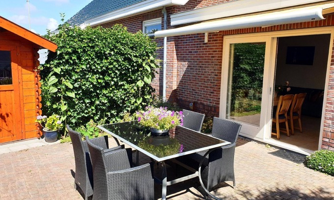 Egmond aan den Hoef House | Holiday house Egmond aan den Hoef for 1 - 2 persons with 1 bedroom - Holiday house