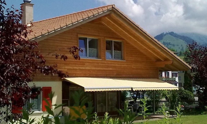 Aeschi bei Spiez House | Holiday house Aeschi b. Spiez for 1 - 6 persons with 3 bedrooms - Holiday house
