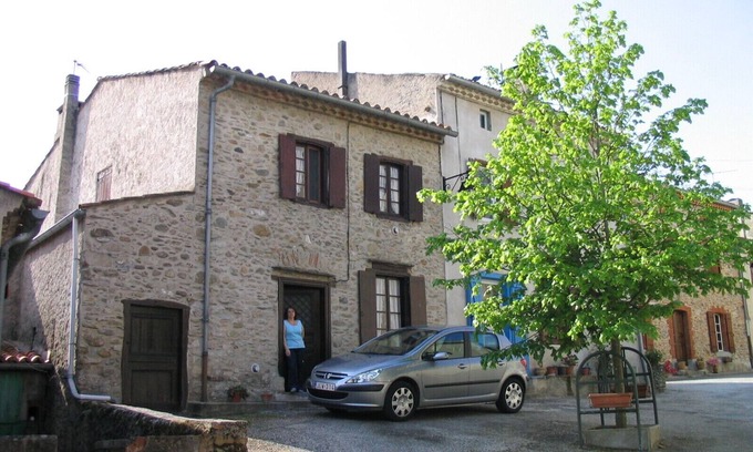 Massaguel House | HOLIDAY HOUSE AT THE FOOT OF THE BLACK MOUNTAIN IN