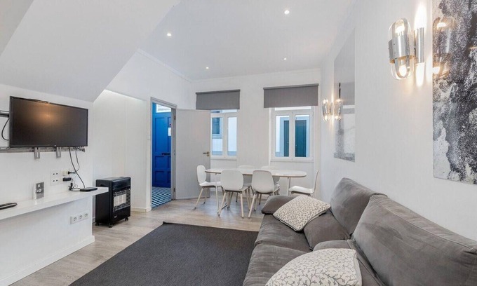 Aveiro House | Holiday house Aveiro for 1 - 8 persons with 5 bedrooms - Holiday home