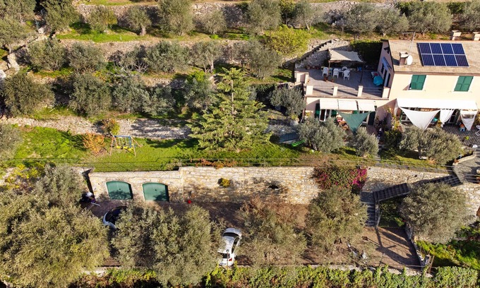 Pieve Ligure House | Holiday house 'Casa Paradise' with sea view and garden