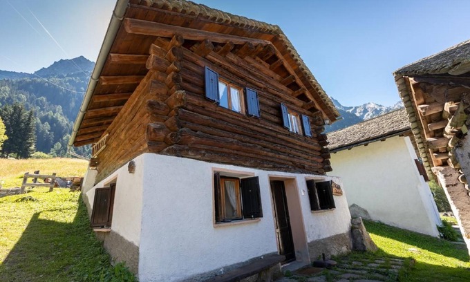 Bregaglia Ski Chalet | Holiday house Casaccia for 1 - 4 persons with 2 bedrooms - Holiday house