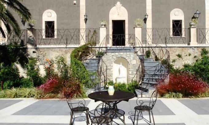 Centuripe House | Holiday house Centuripe for 12 - 14 persons with 4 bedrooms - Holiday house
