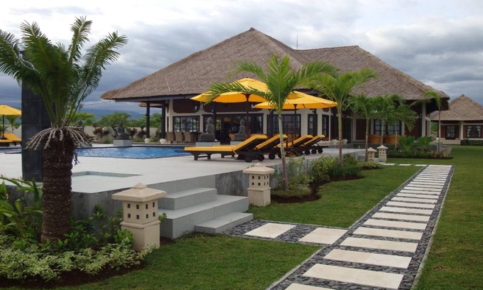 Banjartegehe House | Holiday house Desa Rangdu for 1 - 12 persons with 6 bedrooms - Holiday house