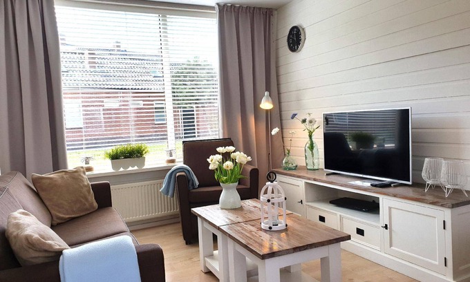 Egmond aan Zee House | Holiday house Egmond aan Zee for 1 - 3 persons with 2 bedrooms - Row house