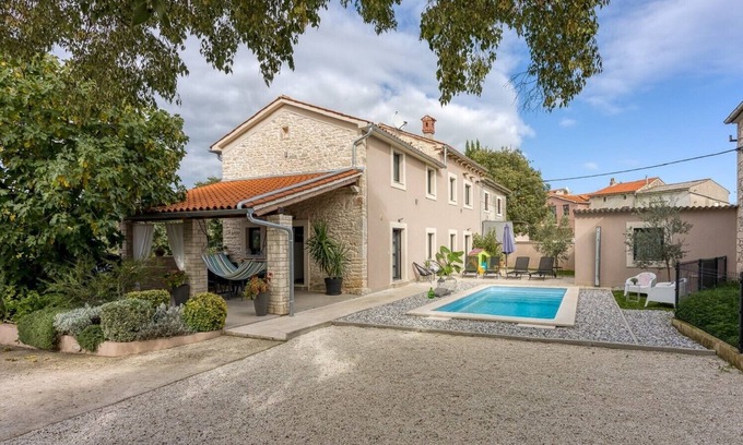 Pinezici Villa | Holiday House Ena in Marcana