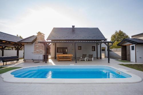 Borovo Villa | Holiday house Eva with pool