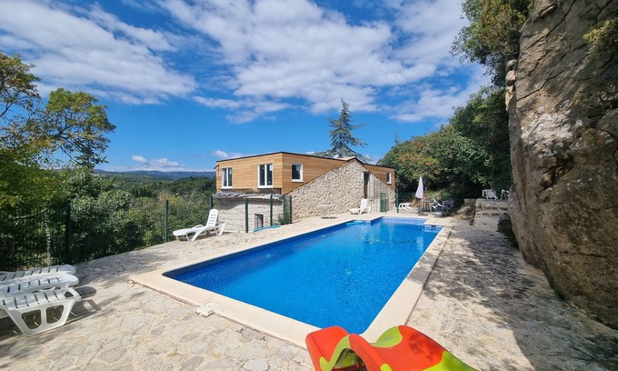 Beaufort House | Holiday house for 12 guests with private pool