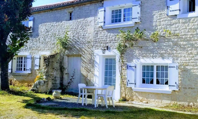 Pays de Fontenay-Vendee House | Holiday house Fontenay le Comte for 1 - 3 persons with 1 bedroom - Row house