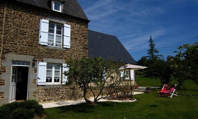 Le Mesnil-Ozenne House | Holiday house Le Mesnil Ozenne for 1 - 2 persons with 1 bedroom - Row house
