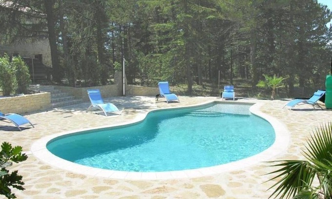 Vaison-la-Romaine Villa | Holiday house in Provence with private heated swimming pool.