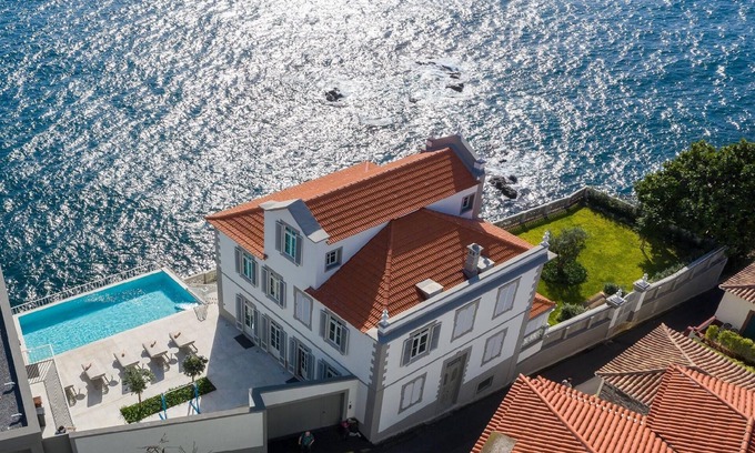 Sao Goncalo House | Holiday house Funchal for 2 - 12 persons with 6 bedrooms - Holiday house