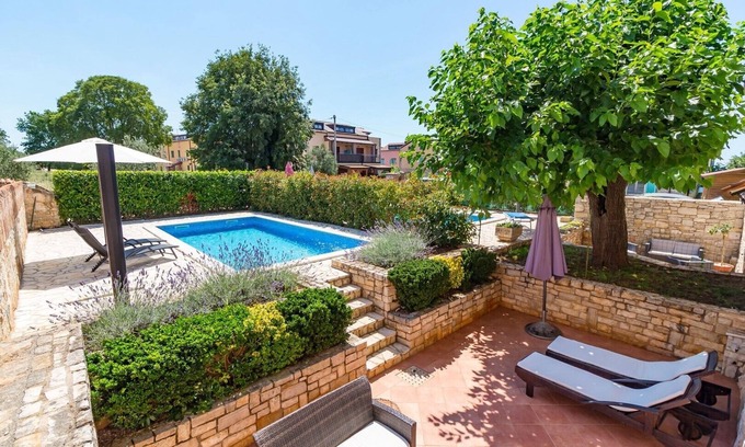 Gedici Apartment | Holiday House Ghedda with pool
