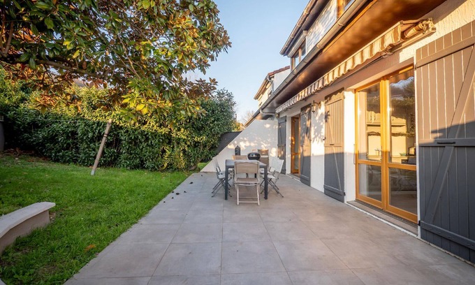 Grigny House | Holiday house Grigny for 1 - 8 persons with 4 bedrooms - Row house