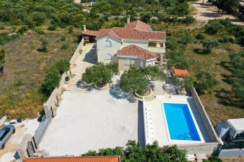 Drage House | Holiday house in Drage with terrace, air conditioning, WiFi, washing machine (4884-1)