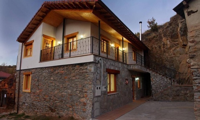La Omanuela House | Holiday house La Omañuela for 1 - 2 persons with 1 bedroom - Holiday home