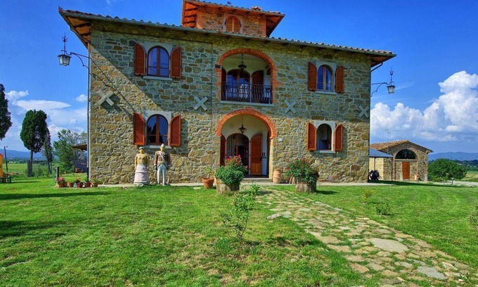 Lucignano House | Holiday house Lucignano for 3 - 9 persons with 5 bedrooms - Holiday home
