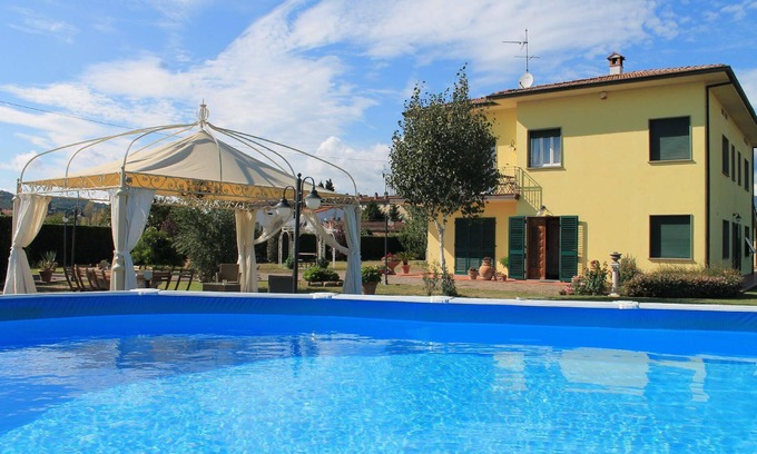 Montecarlo House | Holiday house Montecarlo for 1 - 10 persons with 3 bedrooms - Holiday home