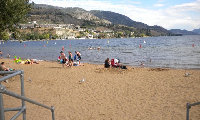 Okanagan-Similkameen Hotel | Holiday House Motel