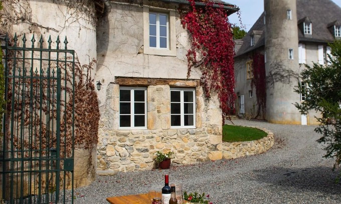 Moulis House | Holiday house Moulis for 2 - 6 persons with 3 bedrooms - Holiday house