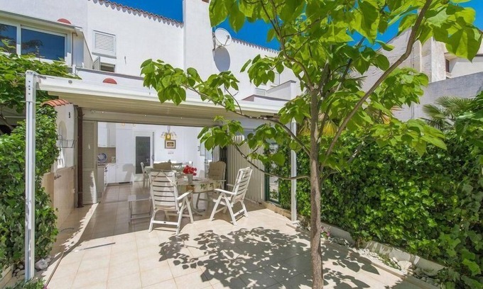 Mareda House | Holiday house Novigrad for 1 - 4 persons with 2 bedrooms - Row house