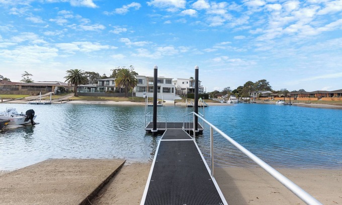 Port Macquarie House | Holiday House on Hibbard Canal
