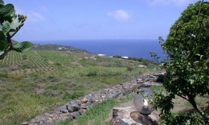 Kamma House | Holiday house Pantelleria for 1 - 6 persons with 3 bedrooms - Holiday home