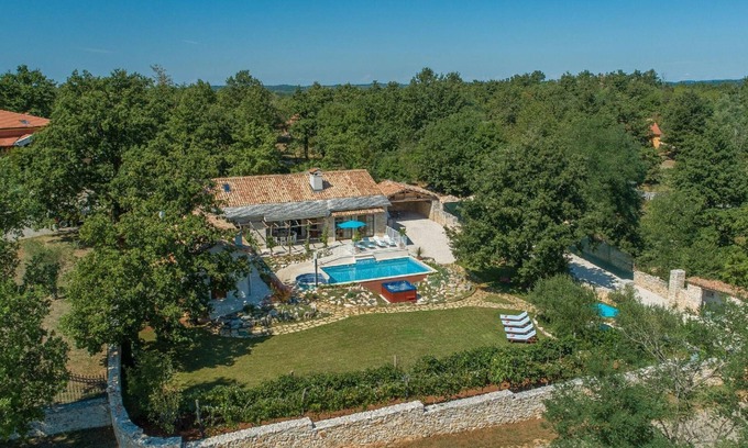 Heki House | Holiday house Pazin for 1 - 14 persons with 6 bedrooms - Holiday home