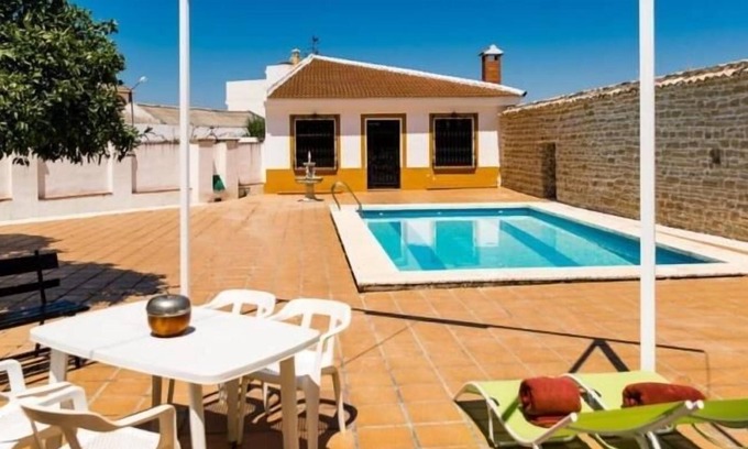 Porcuna House | Holiday house Porcuna for 1 - 8 persons with 3 bedrooms - Holiday home