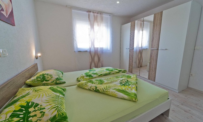 Skatari House | Holiday house Pula for 1 - 8 persons with 3 bedrooms - Holiday house