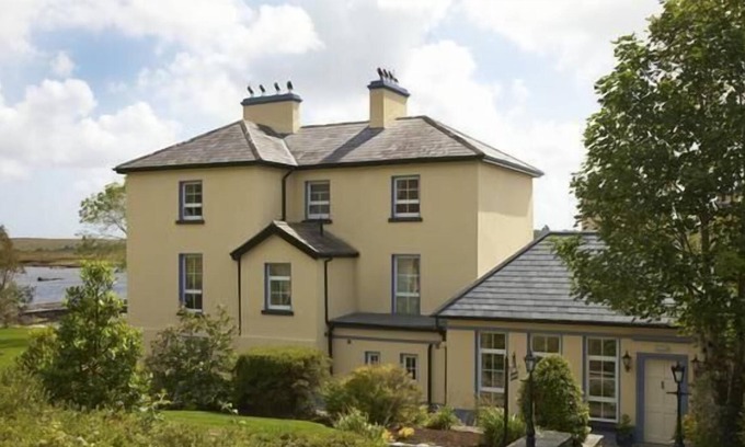 Connemara House | Holiday house Rosmuck for 1 - 15 persons with 8 bedrooms - Luxury holiday home