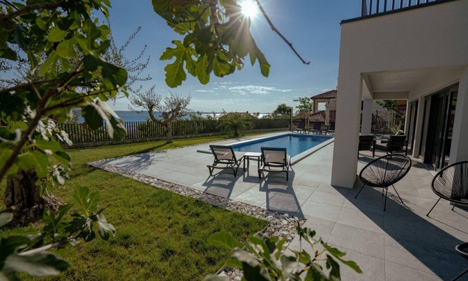 Rtina House | Holiday house Rtina for 1 - 10 persons with 5 bedrooms - Holiday house